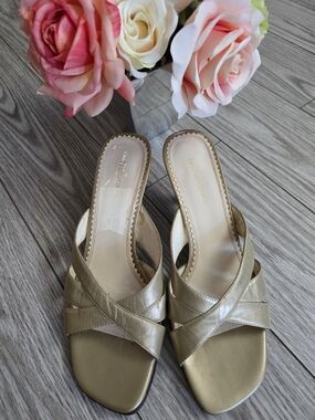 Naturalizer Metallic Gold Crisscross Slide Sandals size 7